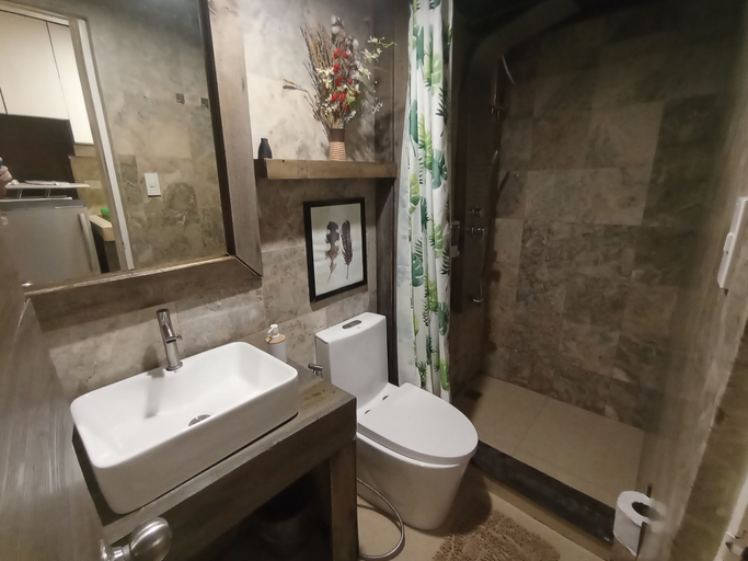 Bathroom 4, The Staycation - Boutique rooms, Makati City