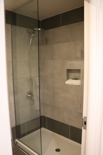 Bathroom 4, Lone Tree Golf Club And Hotel, Douglas