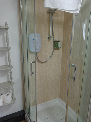 Bathroom 4, Seaside Escape in Lundin Links, Fife