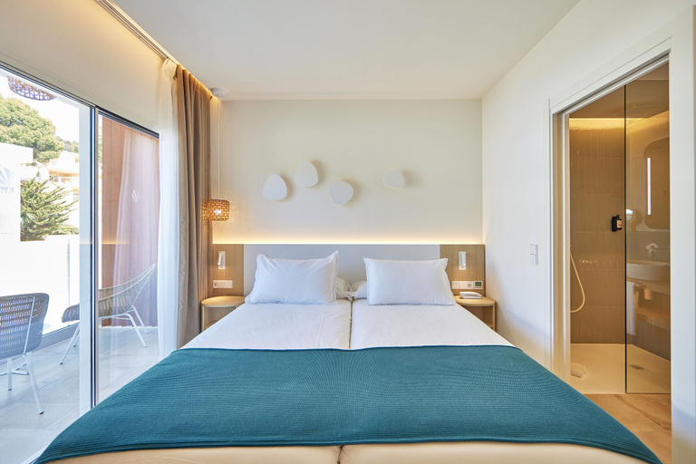 Bedroom 3, Universal Hotel Aquamarin, Baleares