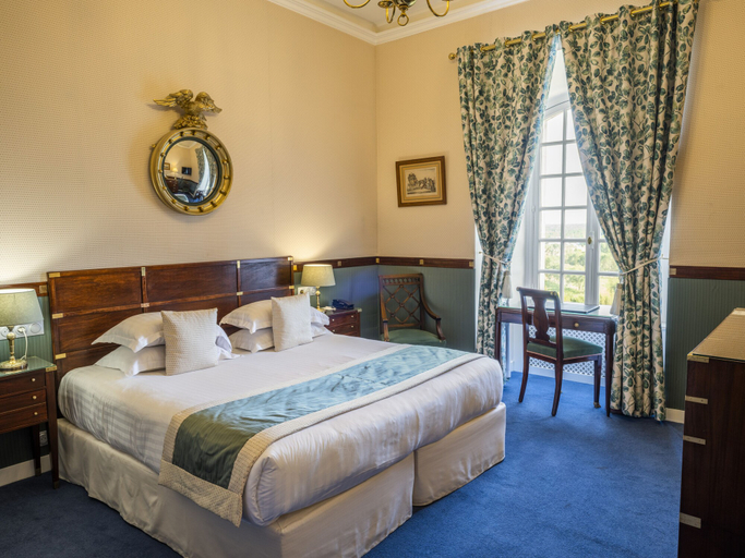 Bedroom 3, Château d'Artigny, Indre-et-Loire