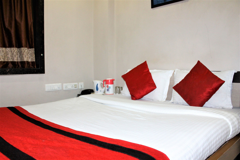 Bedroom 3, Reliable Inn, Kolkata