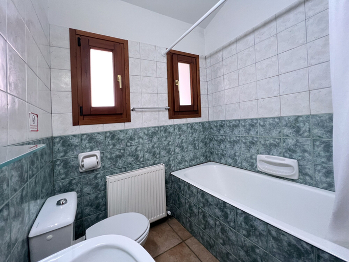 Bathroom 4, Poed Residences