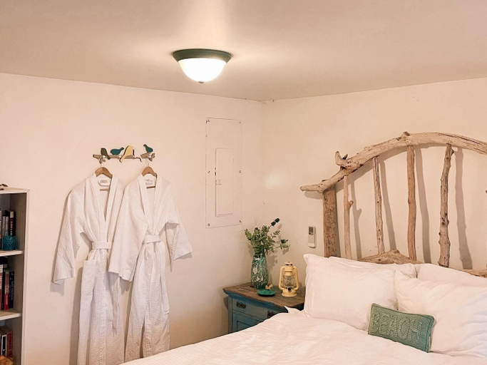 Bedroom 2, Little Bird Inn, Annapolis