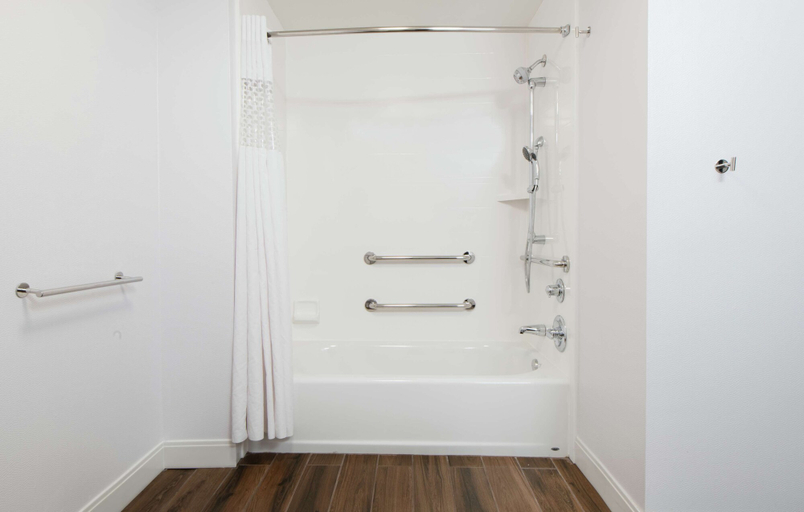 Bathroom 4, Hampton Inn Erie-South, Erie