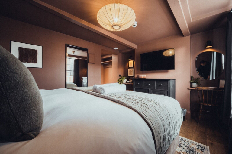 Bedroom 2, The Silk Rooms at Freemasons Inn, Cheshire East