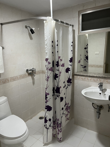 Bathroom 13