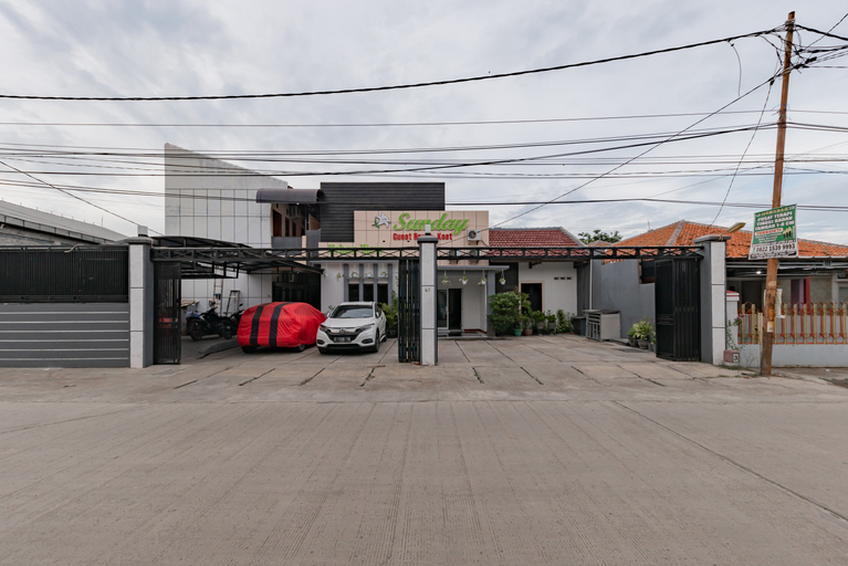 Exterior & Views, Urbanview Hotel Sunday Cirebon by RedDoorz, Cirebon