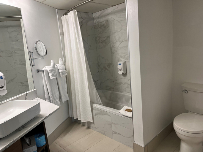 Bathroom 4, Hôtel Spa Excelsior, Les Pays-d'en-Haut