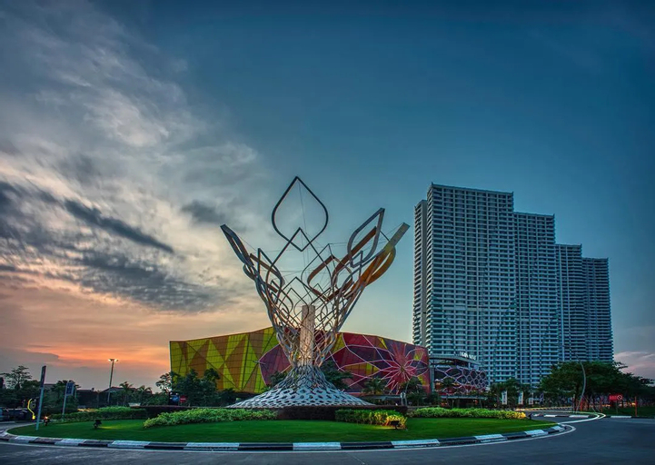 Exterior & Views 2, Lia's Room at Grand Kamala Lagoon, Bekasi