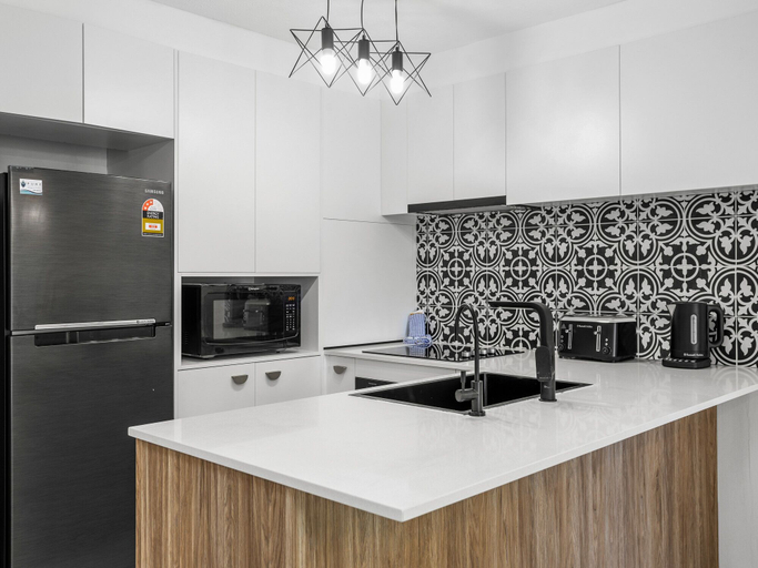 Others 4, Unit 24-24 Hamilton Ave Surfers Paradise, Gold Coast