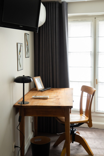 Bedroom 2, Le Phenix Hotel, Rhône