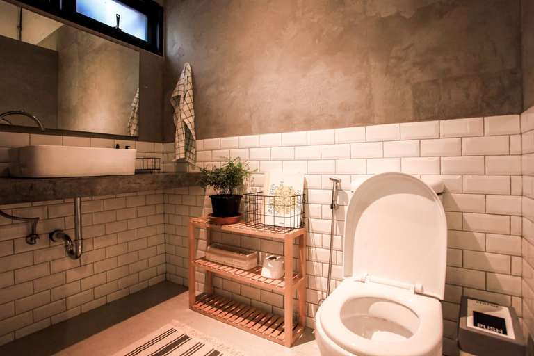 Bathroom 3, Designer Loft Guest House-5 bedroom with garden, Phaya Thai