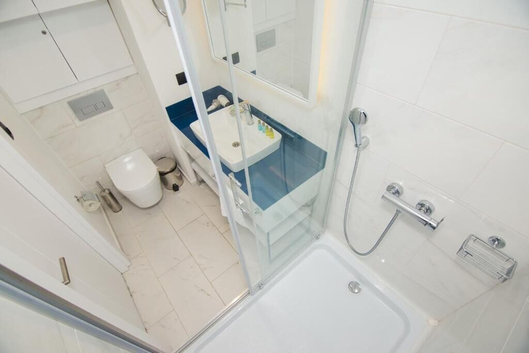 Bathroom 3, iRent Batumi Apartments, Batumi