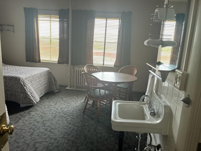 Bedroom 2, Canfield Hotel, Dubuque
