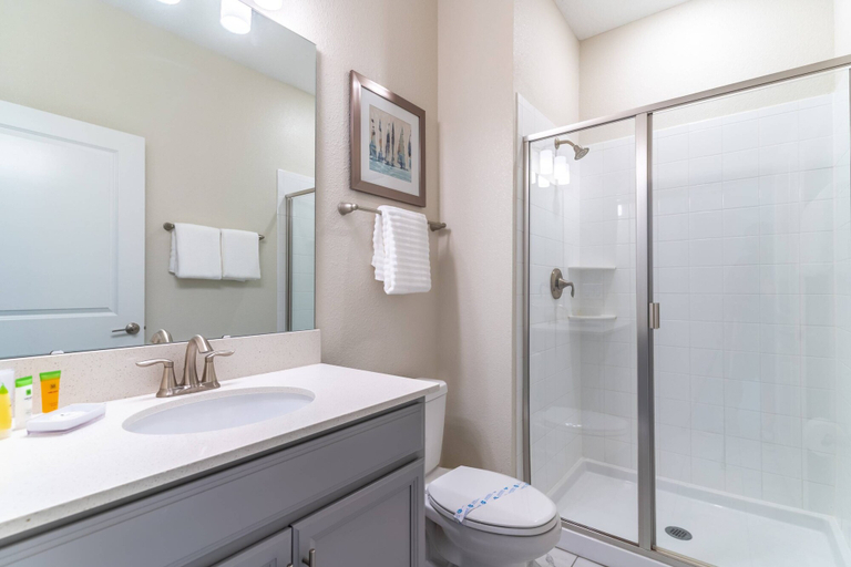 Bathroom 4, 388 Champions Gate, Osceola