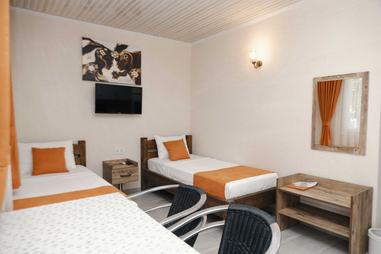 Bedroom 3, Mali Beach Apart Otel, Seferihisar