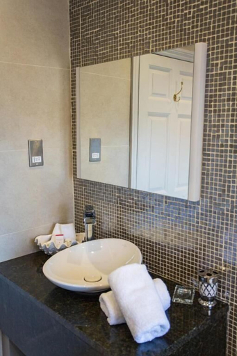 Bathroom 3, Grays Court, York
