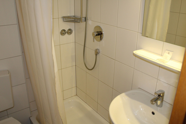 Bedroom 5, AP Hotel Viernheim am Kapellenberg, Bergstraße