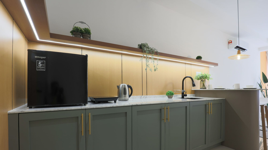 Dining Room 6