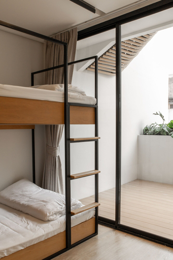 Bedroom 3, Double B Hostel, Phra Nakhon
