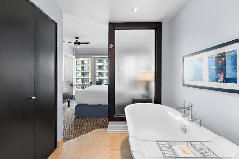 Bathroom 4, The Parkside Hotel & Spa, Capital