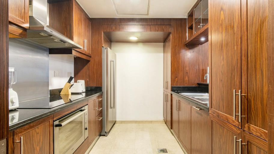 Private kitchen 2, Manzil - Spacious 3B Villa w/ Burj & Fountain View, Dubai