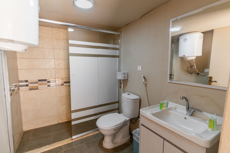 Bathroom 4, Aladdin Camp, Quaira