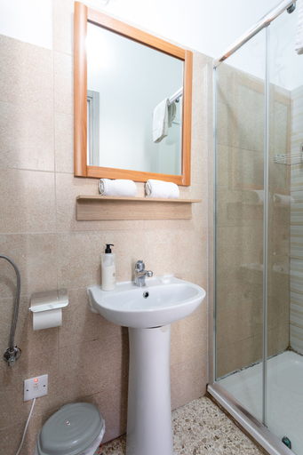 Bathroom 3, Tarona Guesthouse, Saint Paul's Bay