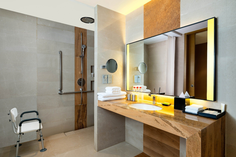 Bathroom 5, Le Meridien Qingdao, Qingdao