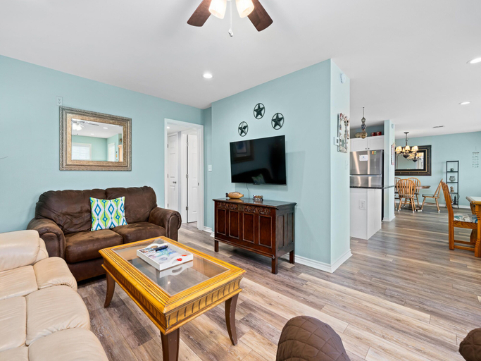 Others 5, Magnolia House, Aransas
