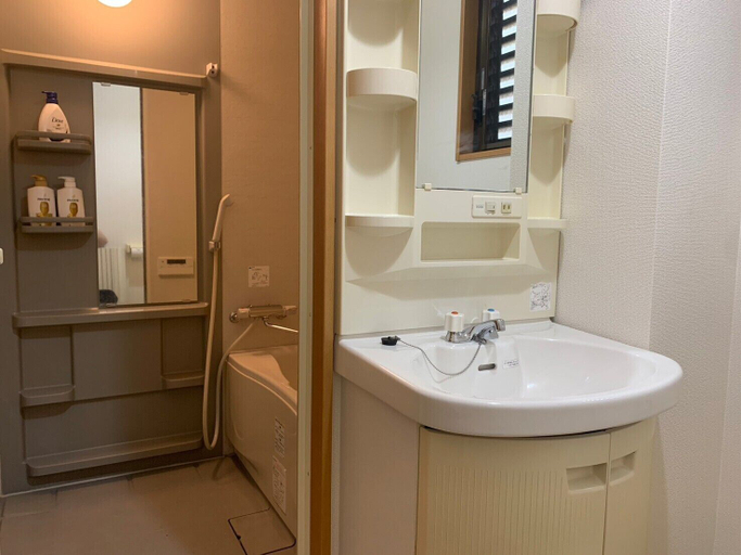 Bathroom 2, Compact 2DK apt in west Shinjuku, Shibuya