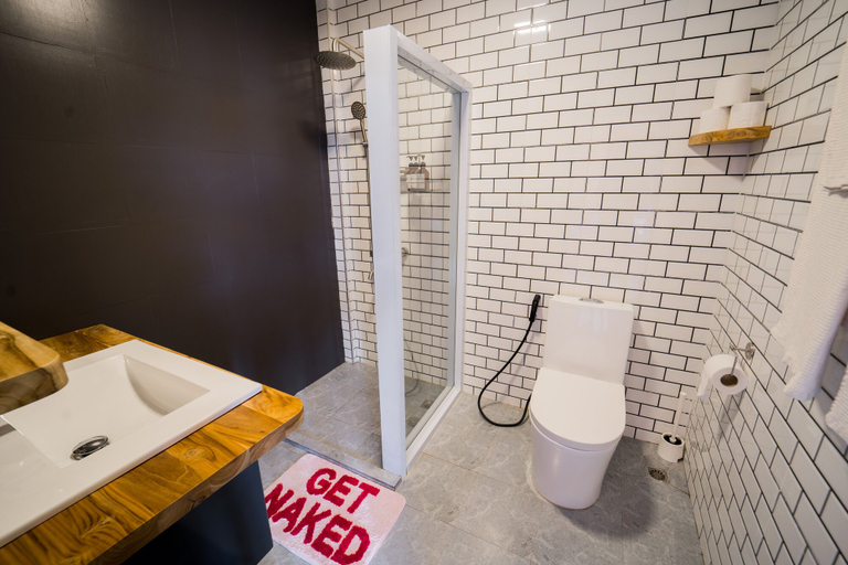 Bathroom 4, Baan Pila, Luang Prabang