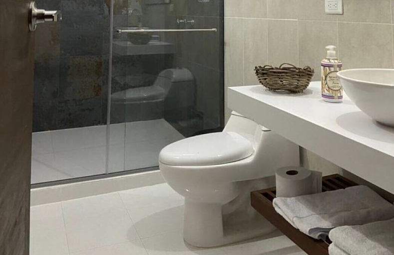 Bathroom 3, Hotel Amanee, Villanueva