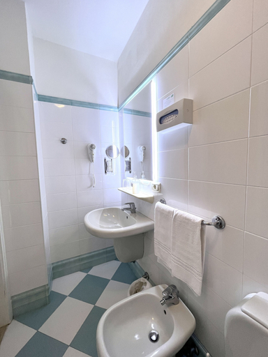 Bathroom 5, Hotel Alemagna B&B Lido del Sole Pet Friendly, Venezia