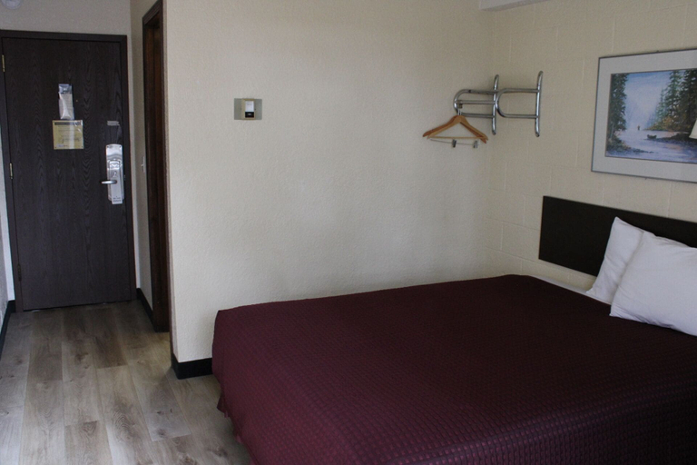 Bedroom 4, Aero Inn, Flathead