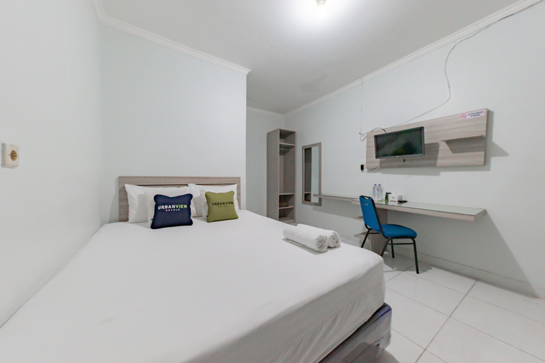 Bedroom 3, Urbanview Hotel Sunday Cirebon by RedDoorz, Cirebon