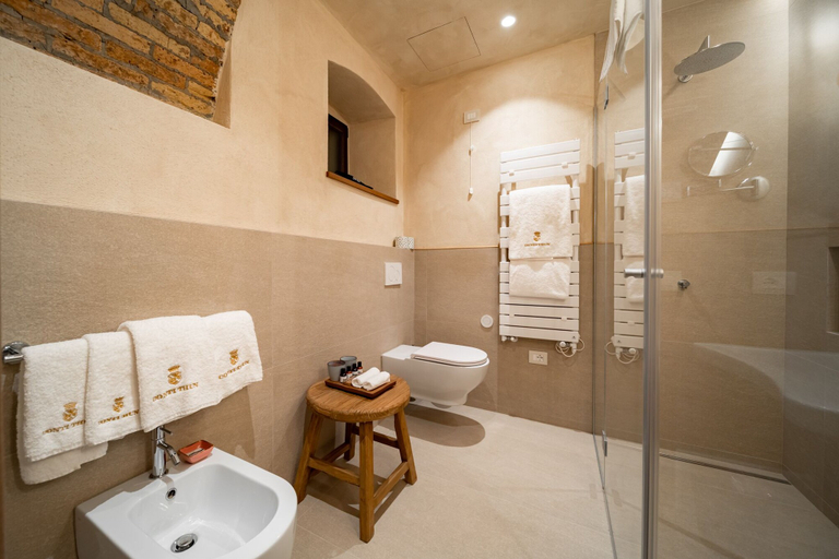 Bathroom 5, Conti Thun Wine Resort, Brescia