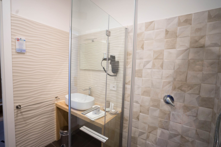 Bathroom 5, PM Hotel, Catanzaro