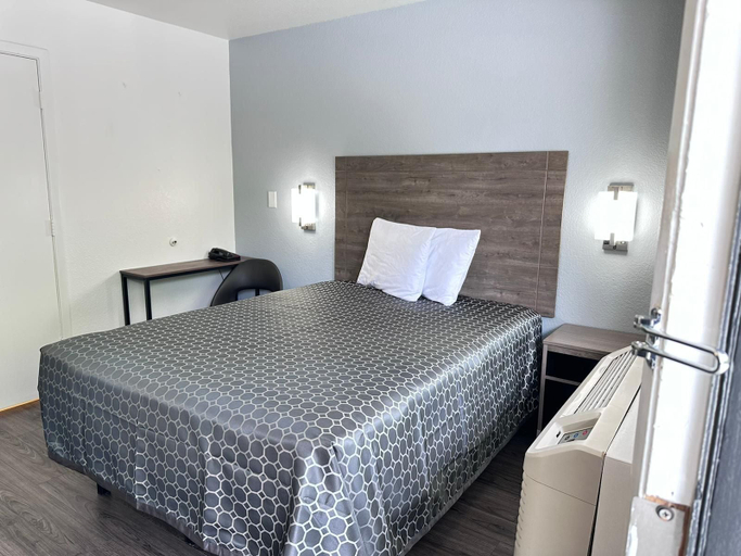 Bedroom 2, Masters Inn Atlanta - Doraville at I-85 & 285, DeKalb