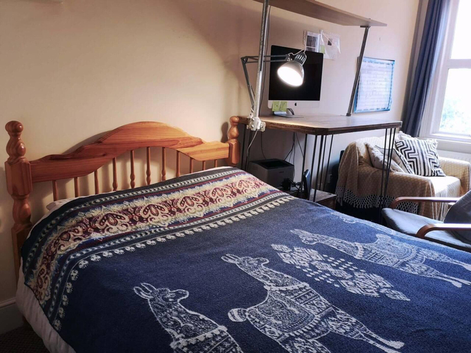 Bedroom 2, Cosy 1 Bed Flat Hideout in North London, London