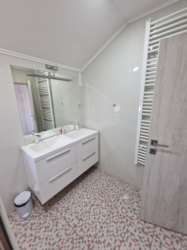 Bathroom 5, Fors Resort & Spa, Belgrade