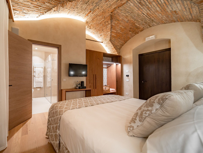 Bedroom 2, Conti Thun Wine Resort, Brescia