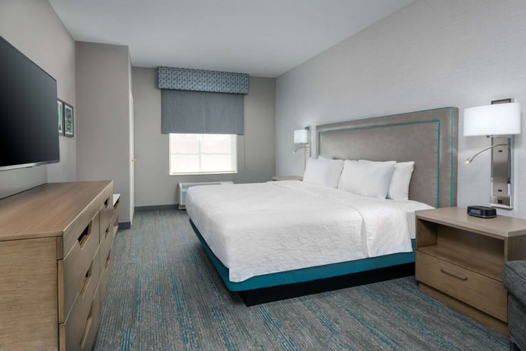 Bedroom 3, Hampton Inn Boston Bedford Burlington, Middlesex
