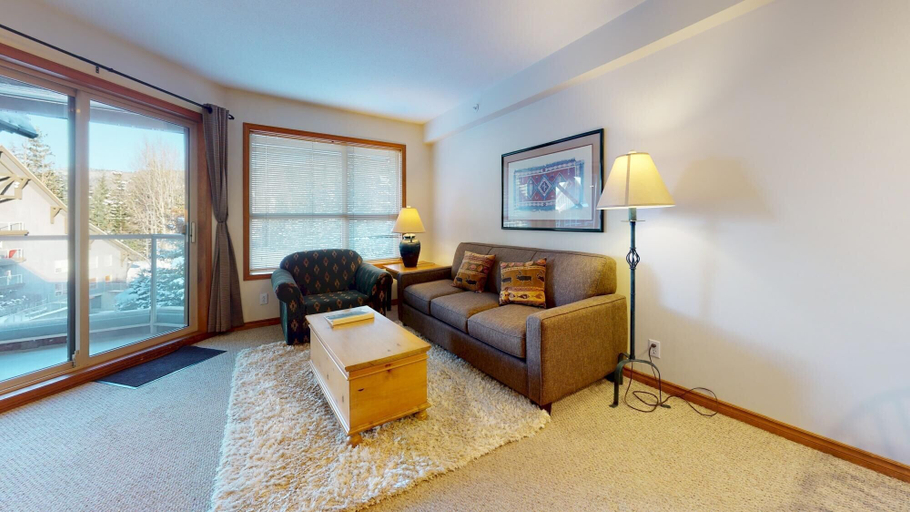 Room 4, Aspens One Bedroom Unit, Squamish-Lillooet