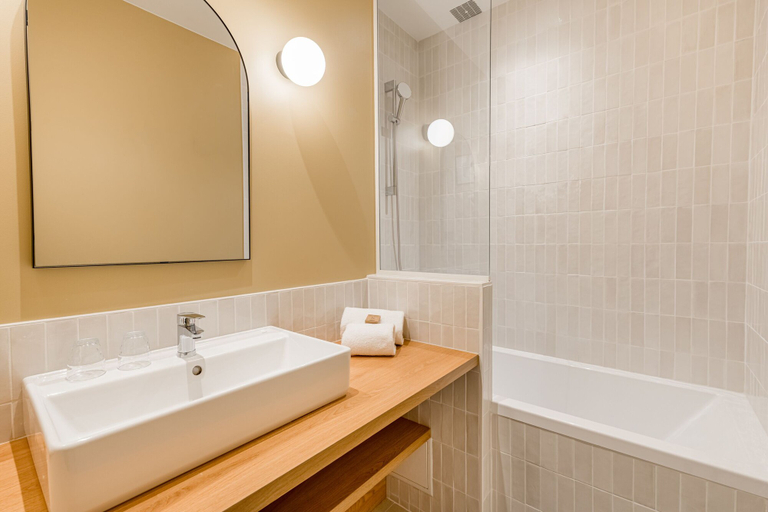 Bathroom 5, Globe et Cecil Hôtel, Rhône