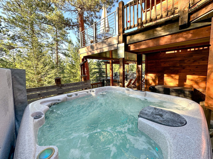 Sport & Beauty 2, Juniper Lodge & Treehouses, Jefferson
