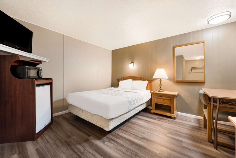 Bedroom 3, Rodeway Inn La Crosse, La Crosse