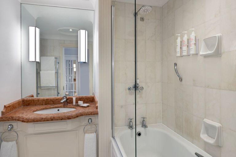 Bathroom 4, Delta Hotels by Marriott Birmingham, Birmingham
