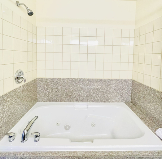 Bathroom 4, Days Inn by Wyndham Grande Prairie, Division No. 19